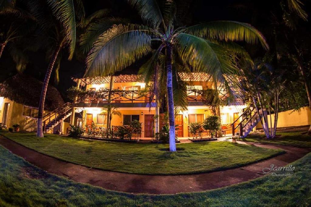 Hotel Cafe Del Sol Монтерико Екстериор снимка